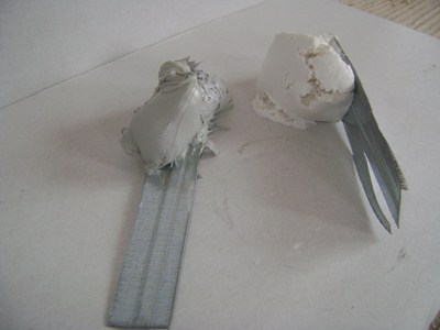 two_materials_of_epoxy_putty.JPG